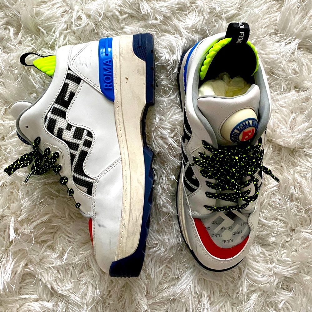 FENDI SNEAKERS (37.5)